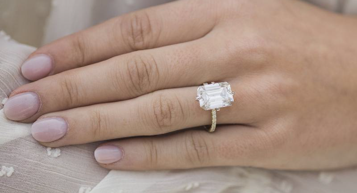 Stunning 8 Carat Diamond Ring that Set the Fashion Frenzy