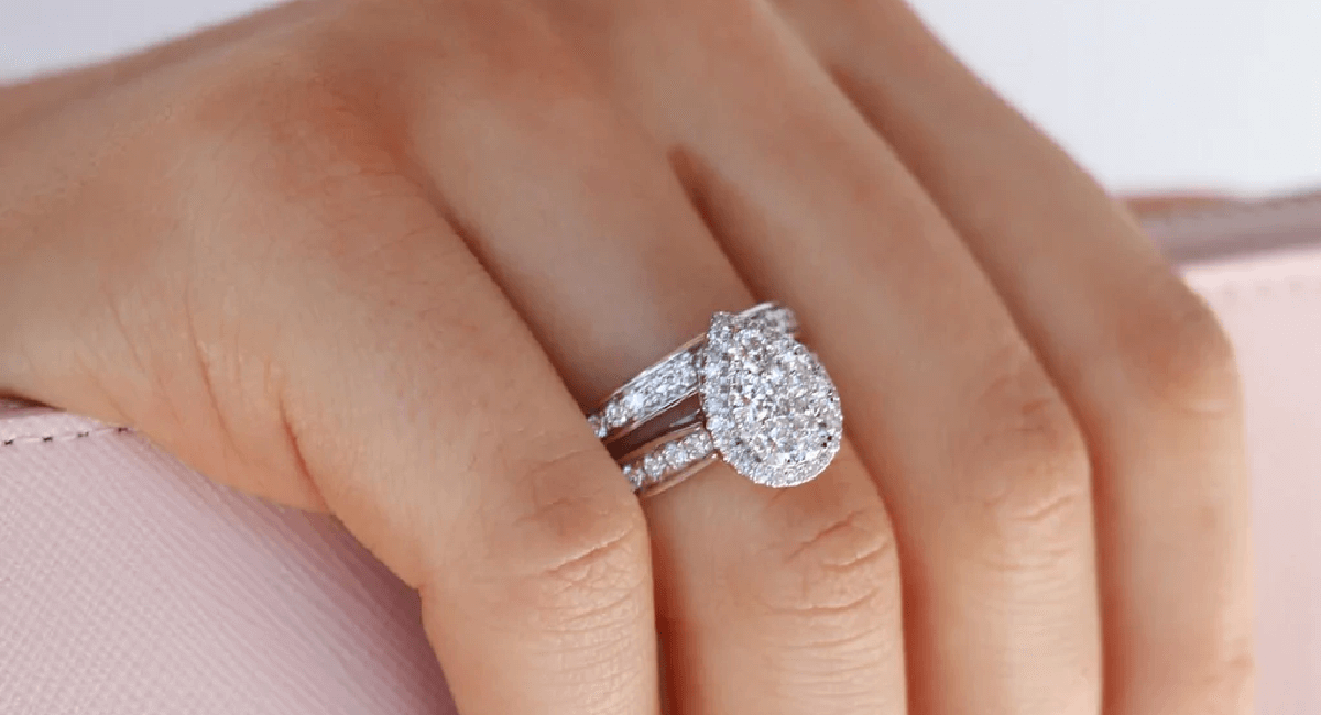 7 Carat Diamonds on The Finger