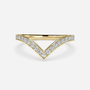 Versailles round lab grown diamond chevron pave wedding ring in yellow gold