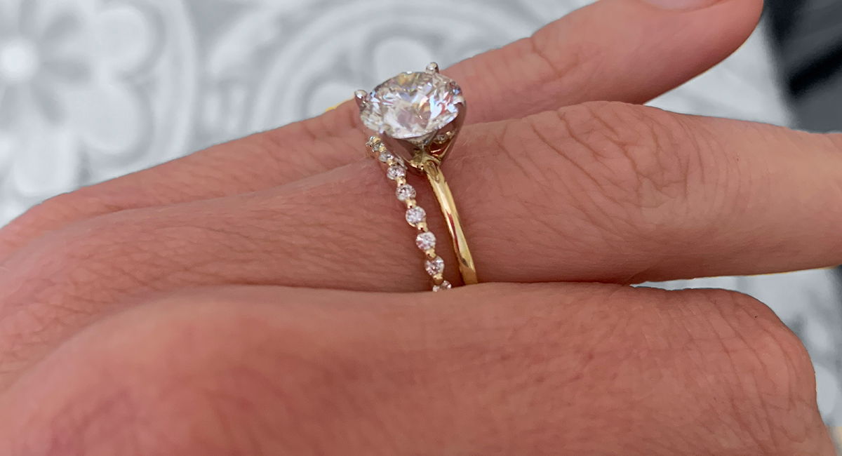 Difference Between Thick Band & Thin Band Engagement Rings
